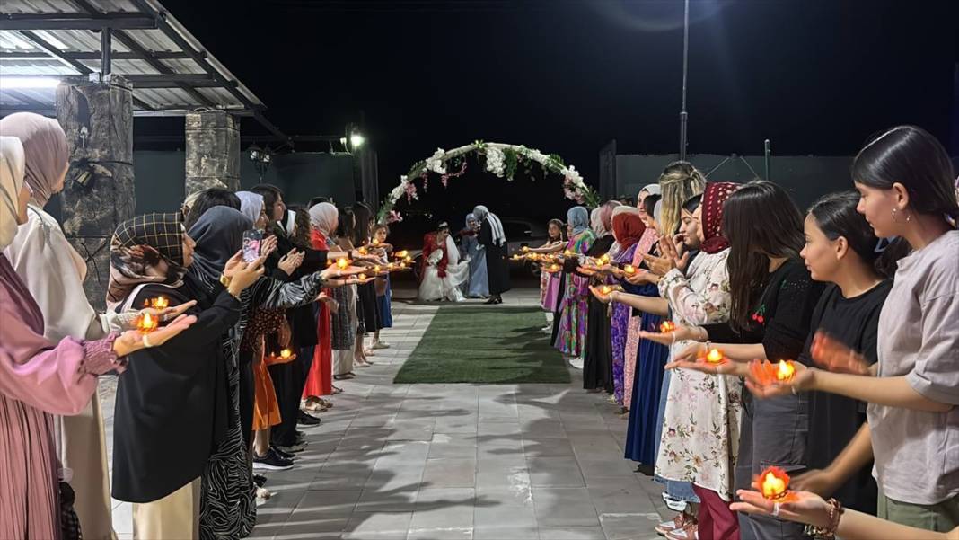 Konya’da anlamlı düğün! Engelli Ayşenur’un hayali gerçek oldu 8